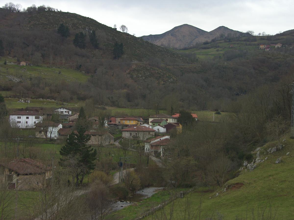 Posada El Pareon Sirviella Exteriör bild