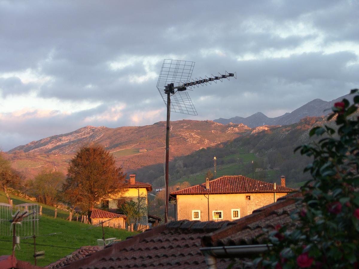 Posada El Pareon Sirviella Exteriör bild