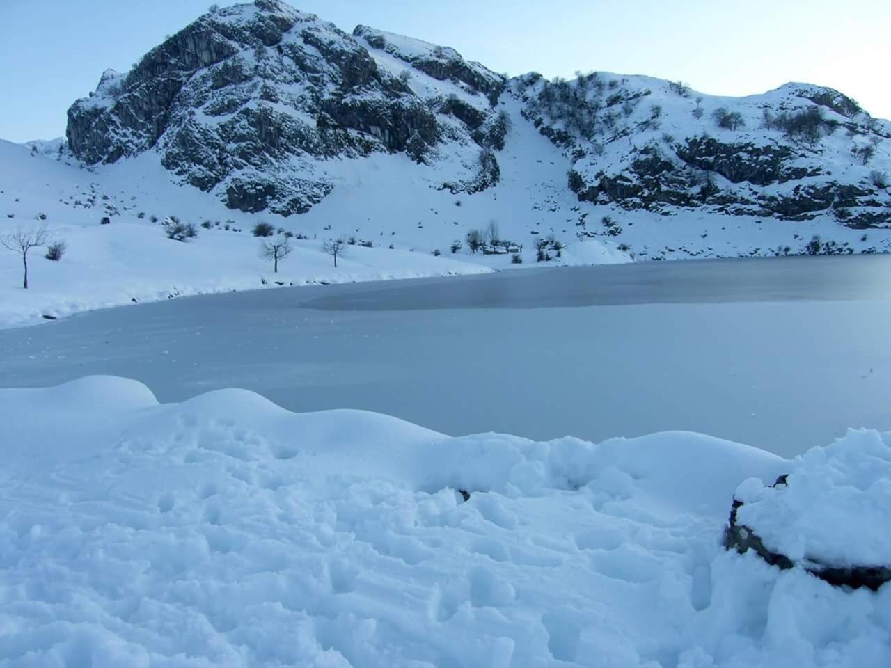 Posada El Pareon Sirviella Exteriör bild