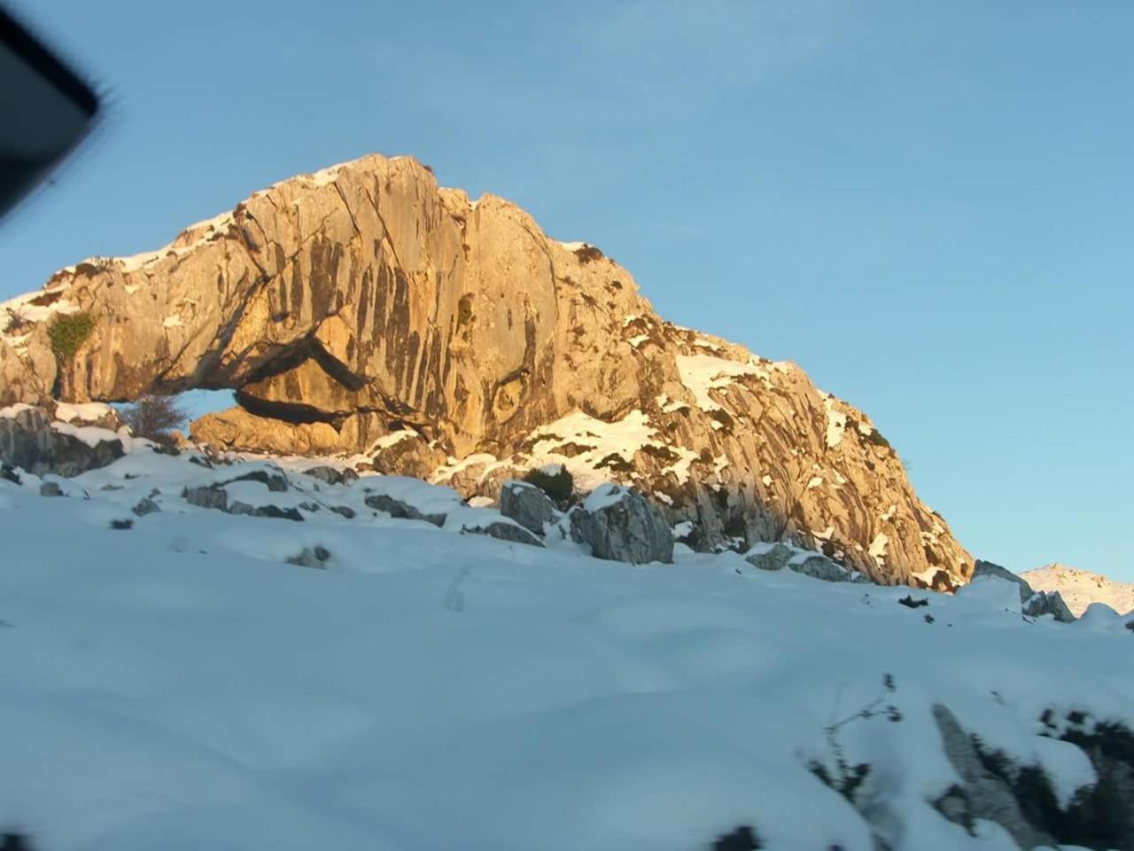 Posada El Pareon Sirviella Exteriör bild